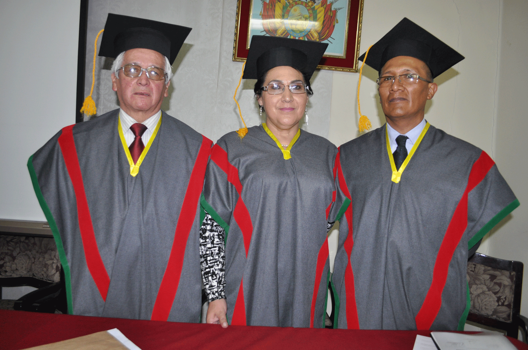 Dr. Oscar Vera Carrasco, Dra. Gladys Bustamante Cabrera y  Dr. Ricardo Amaru Lucana